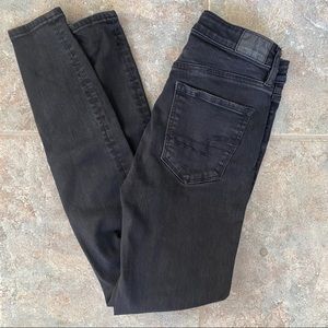 ❤️SOLD American Eagle super hi rise black jeans